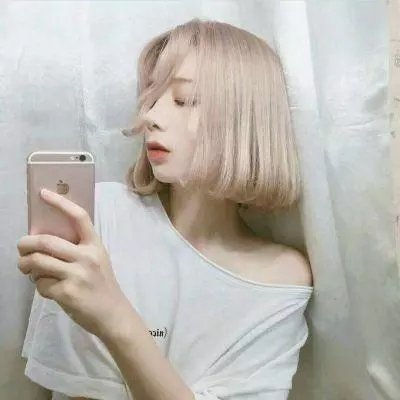 羞怯的女人